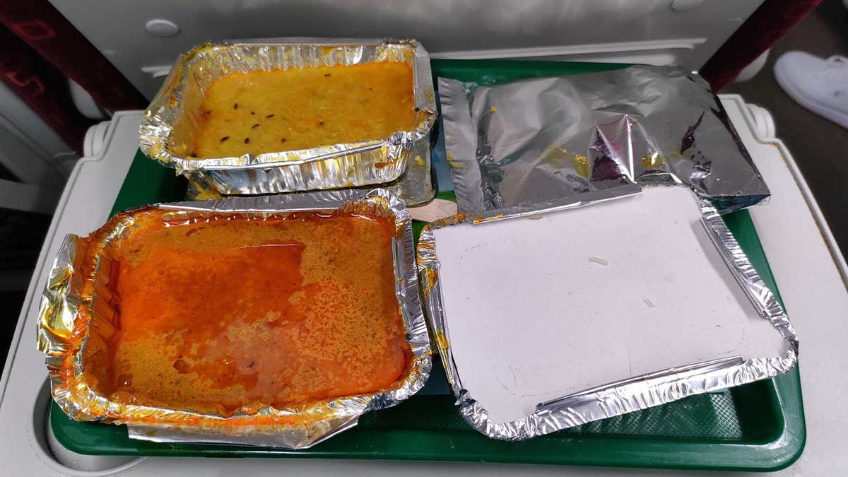 DOES VANDE BHARAT EXPRESS PROVIDE FOOD intelligence overview