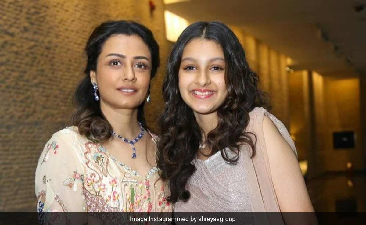 Mahesh Babu's Daughter, Sitara, Is A Picture Of Poise In A Tarun Tahiliani Rs 1.4 Lakh Shimmering Draped Gown