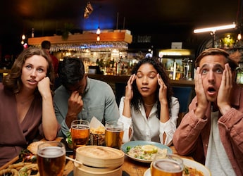 8 Kinds Of Annoying People We All Encounter At Restaurants 8 Kinds Of Annoying People We All Encounter At Restaurants