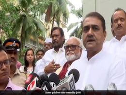 अजित पवार गुट के नेता NCP प्रमुख शरद पवार से मिले, पैर छूकर खेद जताया अजित पवार गुट के नेता NCP प्रमुख शरद पवार से मिले, पैर छूकर खेद जताया