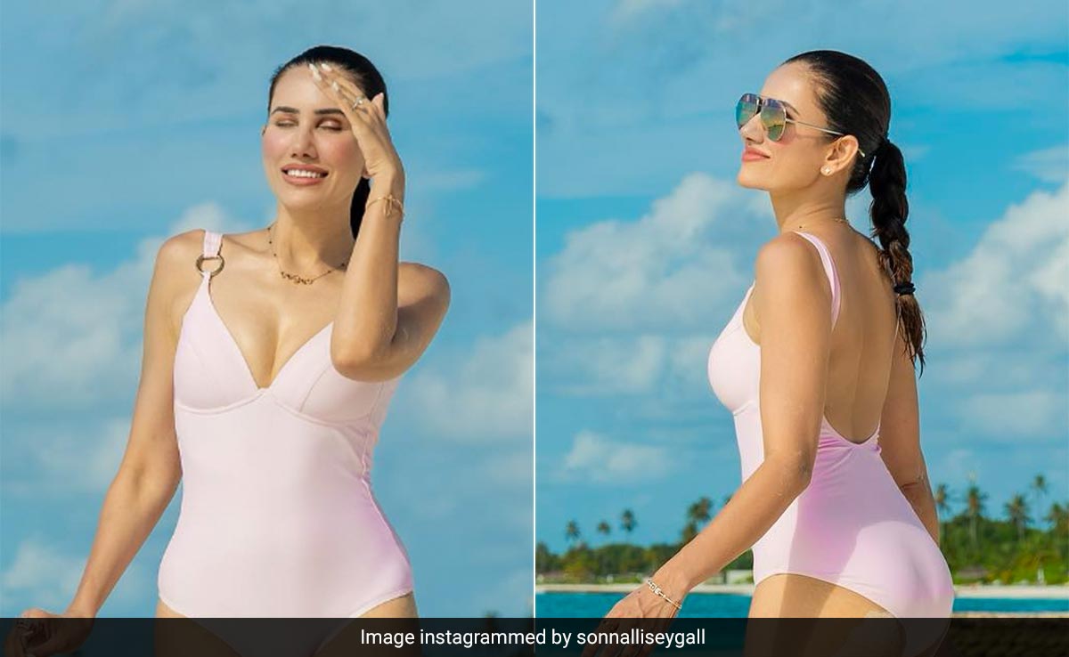 Sonnalli Seygall In A Pretty Pastel Pink Swimsuit Is What Barbie Would Look Like If She Vacationed In Maldives