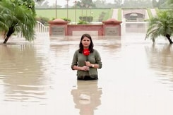 यमुना के सैलाब में डूबा राजघाट, बांध बनाने का नहीं हुआ असर | Ground Report यमुना के सैलाब में डूबा राजघाट, बांध बनाने का नहीं हुआ असर | Ground Report