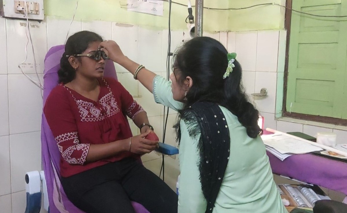 धमतरी में तेजी से फैल रहा आंखों का संक्रमण, रोज करीब 40 मरीज इलाज के लिए आ रहे हैं