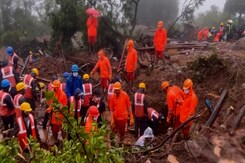 महाराष्ट्र के रायगढ़ में भूस्खलन से अब तक 22 लोगों की मौत महाराष्ट्र के रायगढ़ में भूस्खलन से अब तक 22 लोगों की मौत