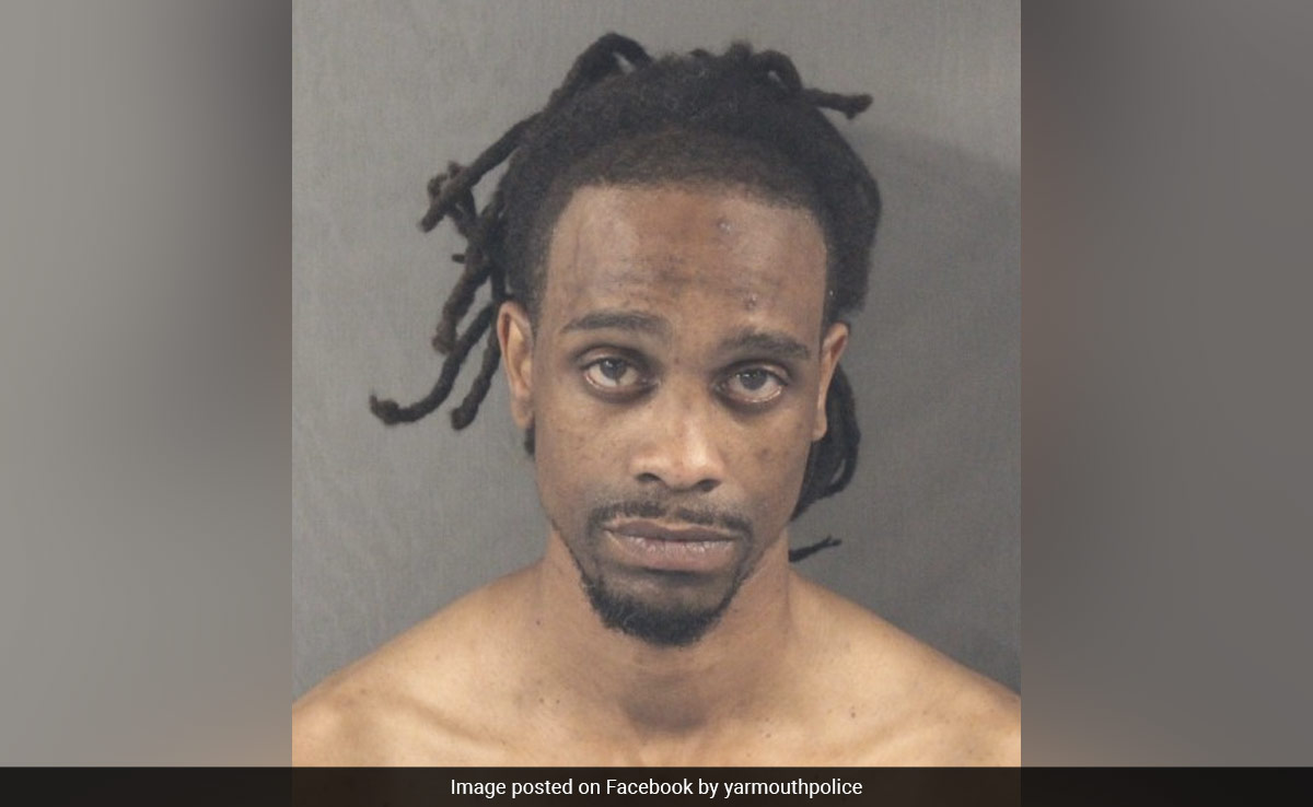 "Extremely Frightened": US Woman Finds Man Hiding In Her Backseat Under A Coat