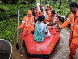 Heavy Rain In Kerala Displaces Thousands, 2 Rivers Cross Danger Mark Heavy Rain In Kerala Displaces Thousands, 2 Rivers Cross Danger Mark