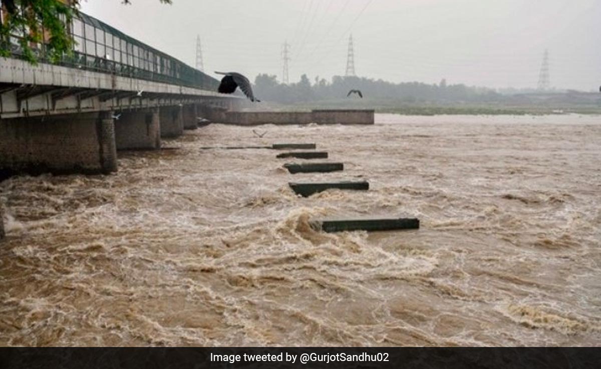 Yamuna Water Level Crosses Danger Mark Of 205.33 Metres Again In Delhi