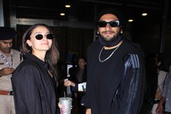 Alia-Ranveer Posed "<i>Ek Saath Mein</i>" At The Airport Alia-Ranveer Posed "<i>Ek Saath Mein</i>" At The Airport