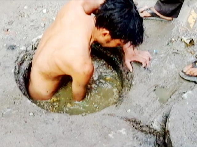 NDTV Reality Check: No Safety Gear As Manual Scavenging Continues In India