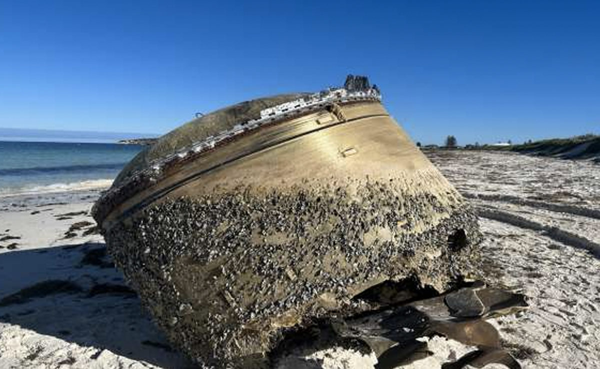 कहां से आया ऑस्ट्रेलिया के बीच पर ये रहस्यमयी ऑब्जेक्ट? कहीं ये एलियनशिप तो नहीं?