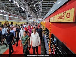 Flying Ranee Train Loses Iconic Double-Decker Coaches After 4 Decades Flying Ranee Train Loses Iconic Double-Decker Coaches After 4 Decades