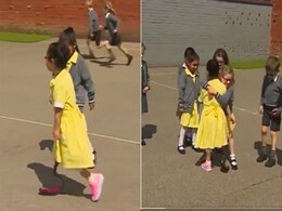 Viral Video: जब नकली पैर के साथ छोटी बच्ची स्कूल गई तो दोस्तों ने गले मिलकर स्वागत किया Viral Video: जब नकली पैर के साथ छोटी बच्ची स्कूल गई तो दोस्तों ने गले मिलकर स्वागत किया