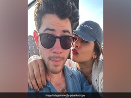 Cuteness Alert: Priyanka Chopra Giggles As Husband Nick Jonas Struggles To Untie Her Ponytail Cuteness Alert: Priyanka Chopra Giggles As Husband Nick Jonas Struggles To Untie Her Ponytail