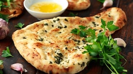 World Bread Day 2025: From India's Garlic Naan To France's Croissant, Top 10 Breads Loved Around The World