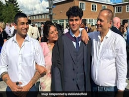 शेफाली शाह के बेटे आर्यमन हुए ग्रेजुएट, वायरल हुई मां के साथ फोटो, लोग बोले- बधाई हो शेफाली शाह के बेटे आर्यमन हुए ग्रेजुएट, वायरल हुई मां के साथ फोटो, लोग बोले- बधाई हो