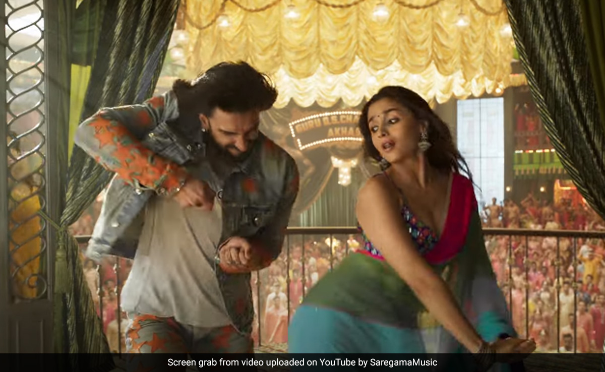 <i>Rocky Aur Rani Kii Prem Kahaani</i> Song <i>What Jhumka</i>: Alia-Ranveer Drop The Party Anthem Of The Year