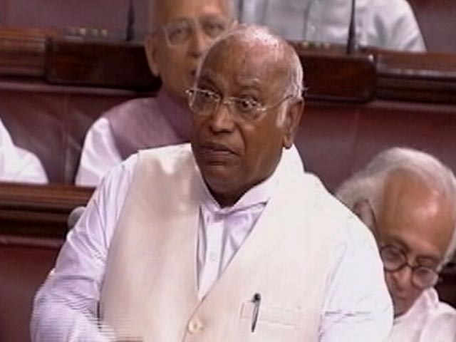 पीएम मोदी के बयान पर बरसी कांग्रेस, राज्‍यसभा में खरगे ने किया पलटवार