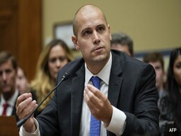 US Hiding Alien Craft The "Size Of A Football Field", Claims Ex-Intelligence Officer US Hiding Alien Craft The "Size Of A Football Field", Claims Ex-Intelligence Officer