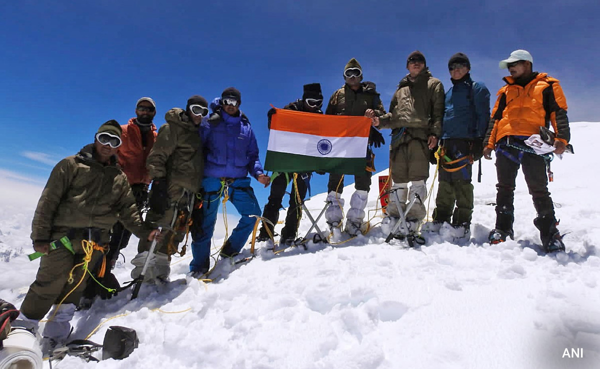 Army's Dagger Division Scales 7,077-Metre High Mount Kun In Record Time