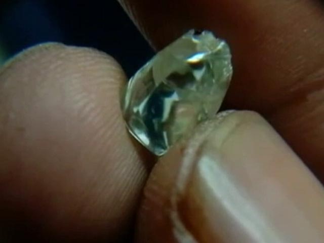 मध्य प्रदेश के पन्ना में डायमंड की खोज, हीरे की चाह में हजारों लोग खोद रहे हैं पहाड़