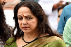 Hema Malini's Viral Statement After Complaint Over Rahul Gandhi's "Flying Kiss" Hema Malini's Viral Statement After Complaint Over Rahul Gandhi's "Flying Kiss"