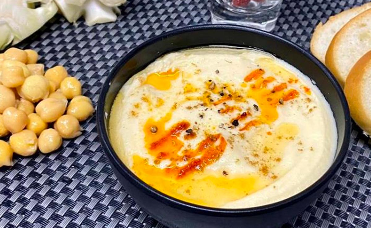 Made from chickpeas, hummus is a healthy dip that is high in fibre and plant-based protein
