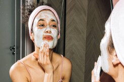 बारिश के मौसम में ट्राई करें ये फेसपैक, जड़ से खत्म होंगे पिंपल्स बारिश के मौसम में ट्राई करें ये फेसपैक, जड़ से खत्म होंगे पिंपल्स