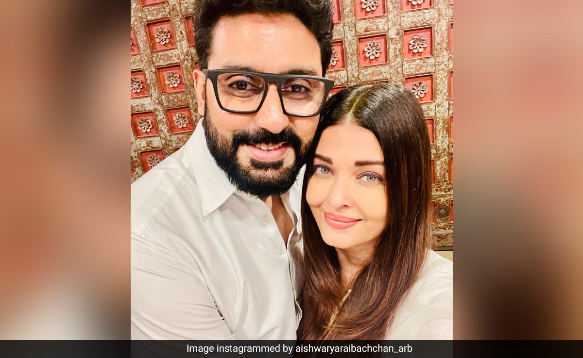 Aishwarya Rai Bachchan Posted About Husband Abhishek's <i>Ghoomer </i>, He Replied With A Heart