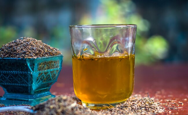 Sinusitis, Clogged Nose Or Congestion? Expert Tells How Ajwain Tea Can Help Give Quick Relief