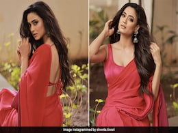 Shweta Tiwari In A Red Chiffon <i>Saree</i> Dials Up The Classic Bollywood Vibes Shweta Tiwari In A Red Chiffon <i>Saree</i> Dials Up The Classic Bollywood Vibes