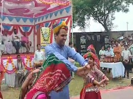 जब देशभक्ति गीत पर नृत्य कर रहे बच्चों के साथ झूमने लगे एसडीएम राजकेश मीणा जब देशभक्ति गीत पर नृत्य कर रहे बच्चों के साथ झूमने लगे एसडीएम राजकेश मीणा