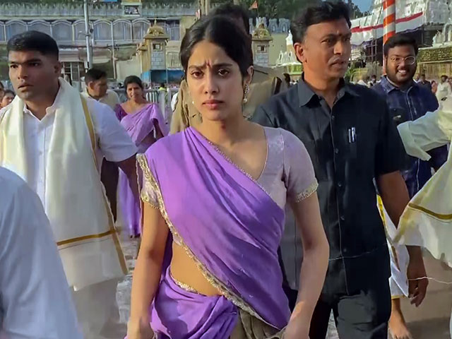 Janhvi Kapoor Visits Sri Venkateswara Swami Temple In Tirumala