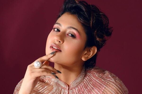 Anjali Arora Unleashes Her Inner Queen in Mesmerizing Pink Dress