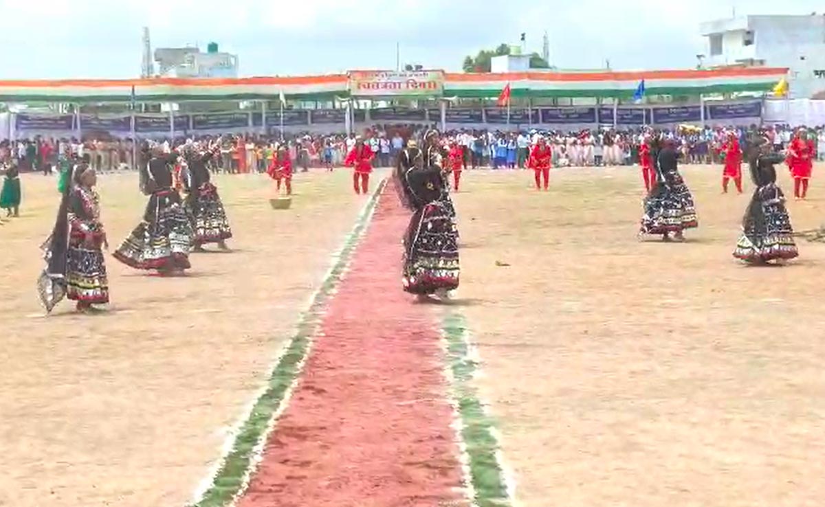 धमतरी में धूमधाम से मनाया गया स्वतंत्रता दिवस, सांस्कृतिक कार्यक्रम ने लोगों का मन मोह लिया