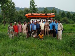 पन्ना : केन नदी में फंस गई थी हथनी, कड़ी मशक्कत के बाद किया गया रेस्क्यू पन्ना : केन नदी में फंस गई थी हथनी, कड़ी मशक्कत के बाद किया गया रेस्क्यू