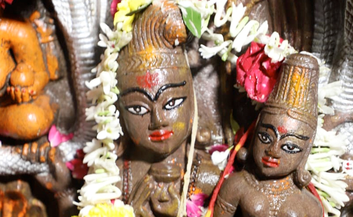 नागपंचमी पर खुले नागचंदेश्वर मंदिर के पट : 11वीं शताब्दी की बताई जाती है यह प्रतिमा