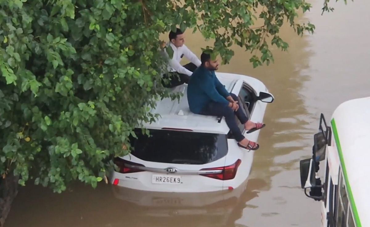 Video: Severe Waterlogging In Gurugram After Heavy Rain, Traffic Disrupted