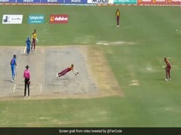 गेंदबाज ने अपनी ही गेंद पर लपका चौंकाने वाला कैच, तिलक वर्मा नहीं कर पाए यकीन, देखकर अंपायर का भी माथा ठनका, Video गेंदबाज ने अपनी ही गेंद पर लपका चौंकाने वाला कैच, तिलक वर्मा नहीं कर पाए यकीन, देखकर अंपायर का भी माथा ठनका, Video