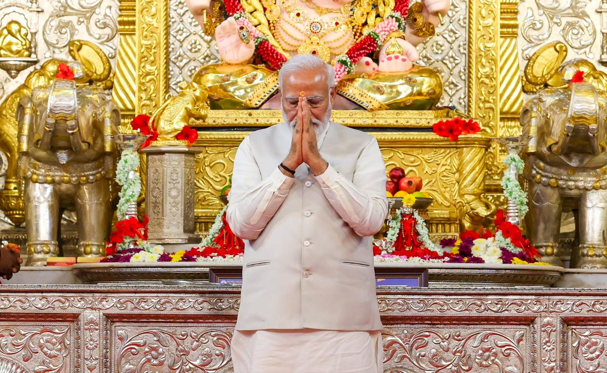 Why Opposition Leaders Are Targetting PM Modi Over His Pune Temple Visit Pic