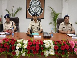 रतलाम: चुनाव से पहले MP और राजस्थान जिलों के अधिकारियों की बैठक, सीमा पर होगी सख्ती रतलाम: चुनाव से पहले MP और राजस्थान जिलों के अधिकारियों की बैठक, सीमा पर होगी सख्ती