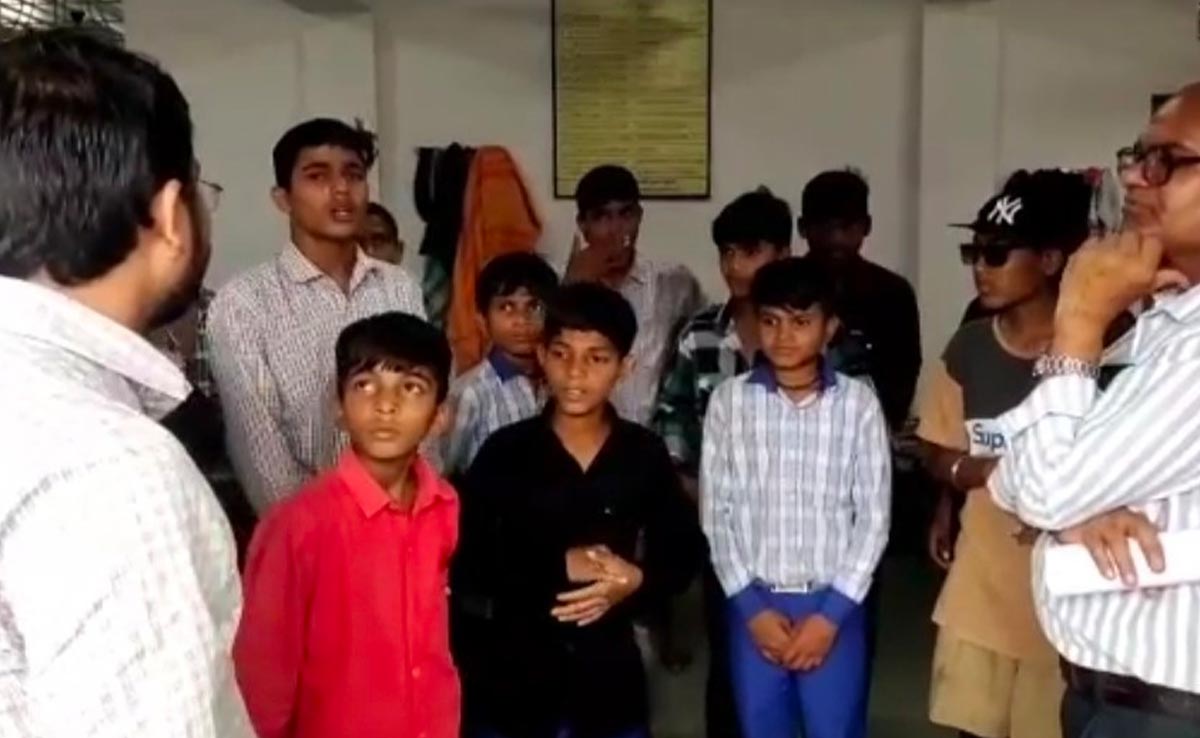 बड़वानी : बच्चों ने की हॉस्टल अधीक्षिका की शिकायत, लगाए कई गंभीर आरोप