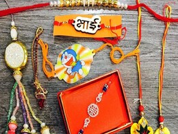 ‘वोकल फॉर लोकल’ का असर : बाजार से चीनी राखियां गायब, भारतीय राखियों की भारी मांग ‘वोकल फॉर लोकल’ का असर : बाजार से चीनी राखियां गायब, भारतीय राखियों की भारी मांग