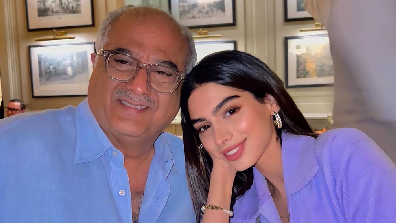 इमोशनल हुए बोनी और खुशी कपूर, श्रीदेवी संग शेयर की ये तस्वीर