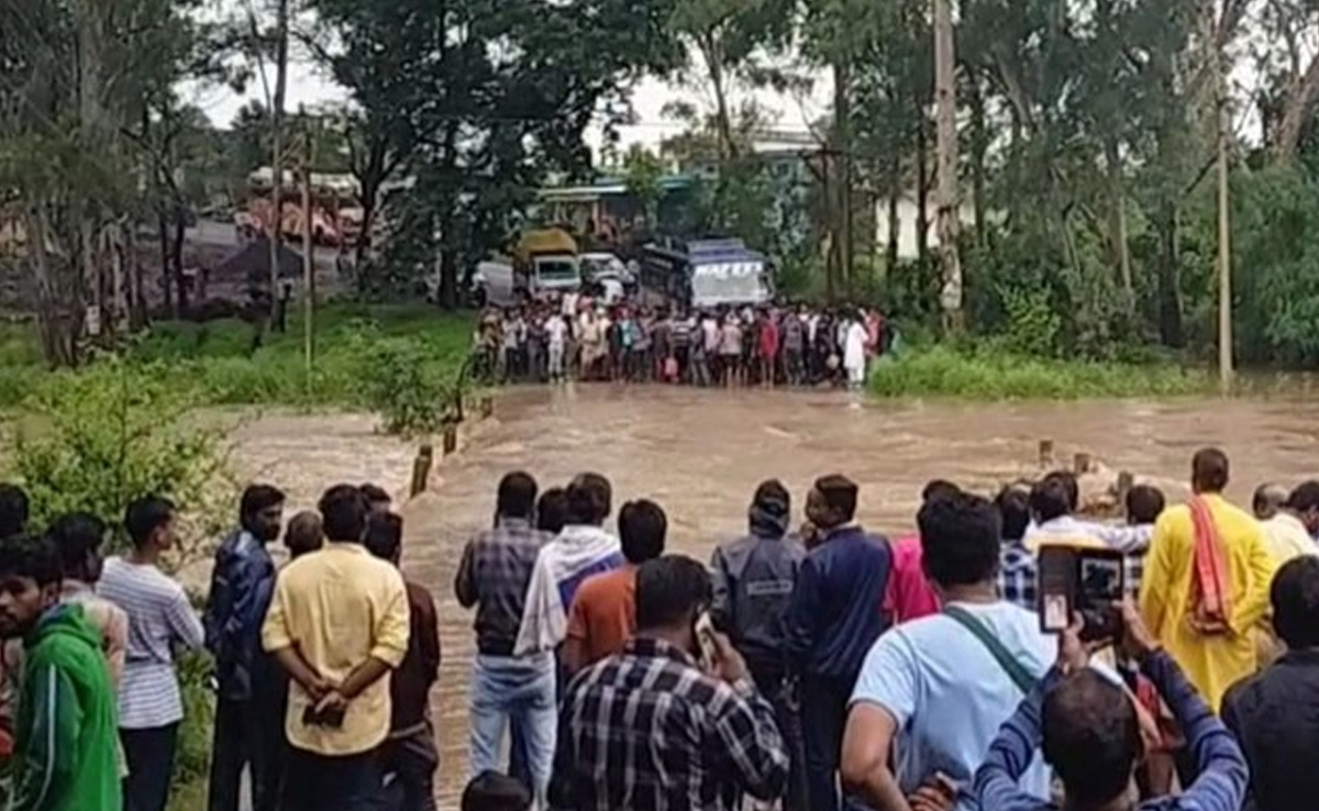 अनूपपुर में बारिश और बाढ़ से जन जीवन अस्त व्यस्त, रीवा- अमरकंटक मार्ग हुआ बाधित