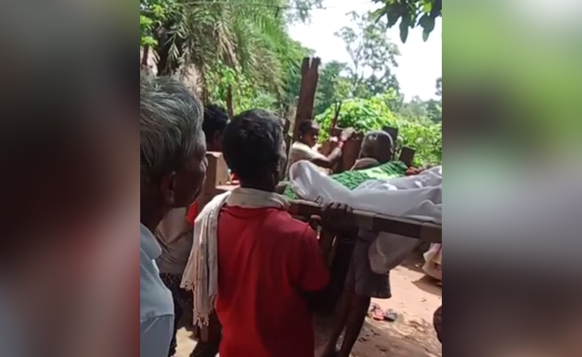 छत्तीसगढ़ में नक्सलियों ने की ग्रामीण की हत्या, पुलिस की मुखबिरी करने का लगाया आरोप