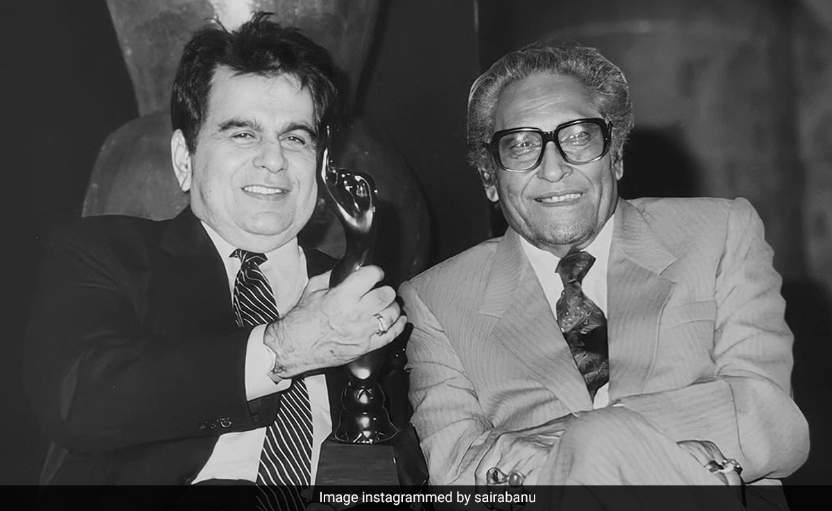 How Ashok Kumar Became "Bhaiyya" To Dilip Kumar - Saira Banu's Words