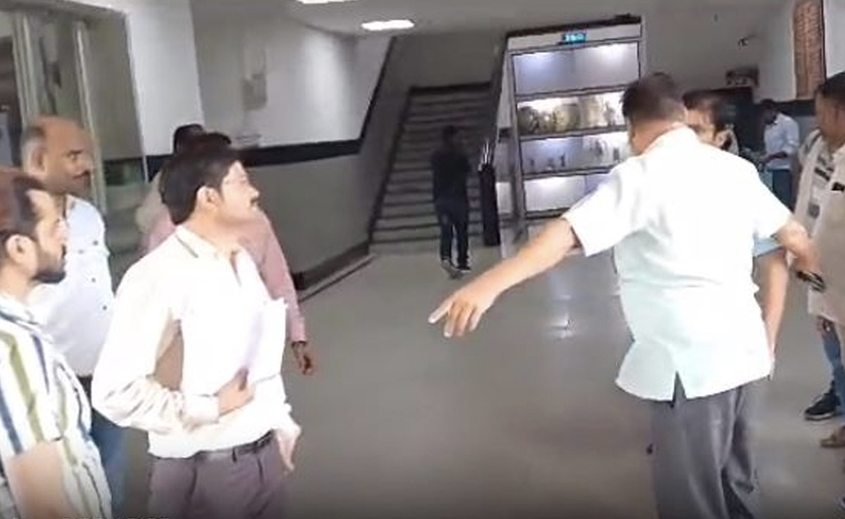 कोटा: कुर्की वारंट लेकर DRM ऑफिस पहुंचे सेल अमीन को कोर्ट ने रोका