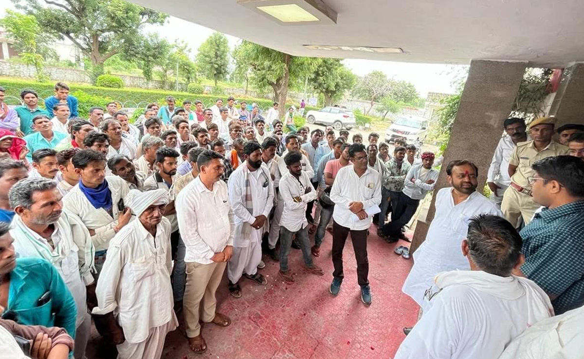 सिरोहीः आदिवासियों के विरोध के बाद कलेक्टर ने निरस्त की भूमि की नीलामी