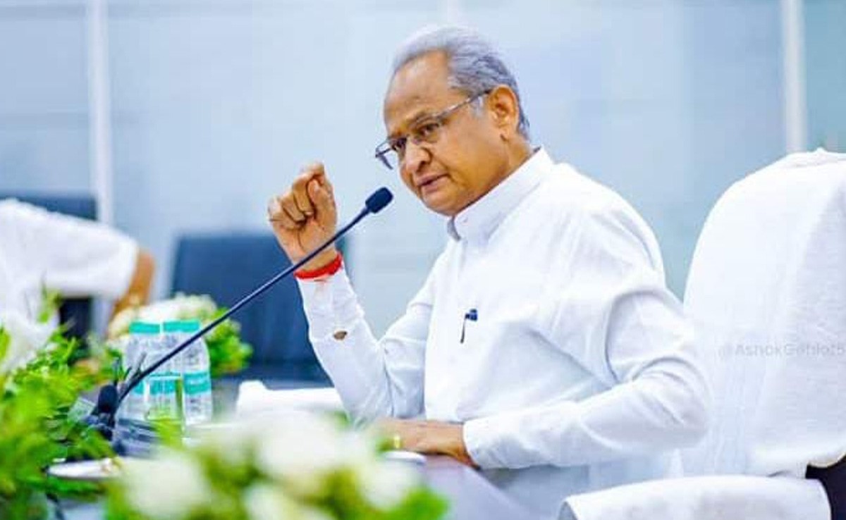राजस्थान चुनाव से पहले गहलोत सरकार का मास्टरस्ट्रोक, घोषणा के एक दिन बाद ही जाति आधारित सर्वेक्षण का आदेश जारी राजस्थान चुनाव से पहले गहलोत सरकार का मास्टरस्ट्रोक, घोषणा के एक दिन बाद ही जाति आधारित सर्वेक्षण का आदेश जारी