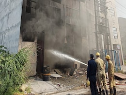 5 Firemen Injured After Massive Blaze At Delhi Plastic Factory 5 Firemen Injured After Massive Blaze At Delhi Plastic Factory